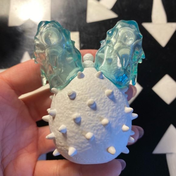 tokidoki Cactus Bunnies Series 2 SNOW BUNNY *Chaser* - Picture 3 of 6